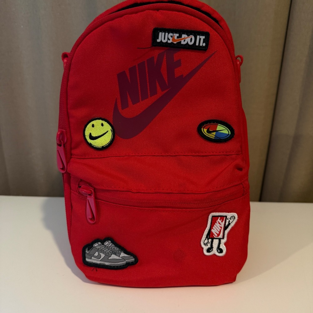 Nike Futura Fuel‎ Pack Insulated Lunch Bag Red Graphic Patches 9A3089-U10